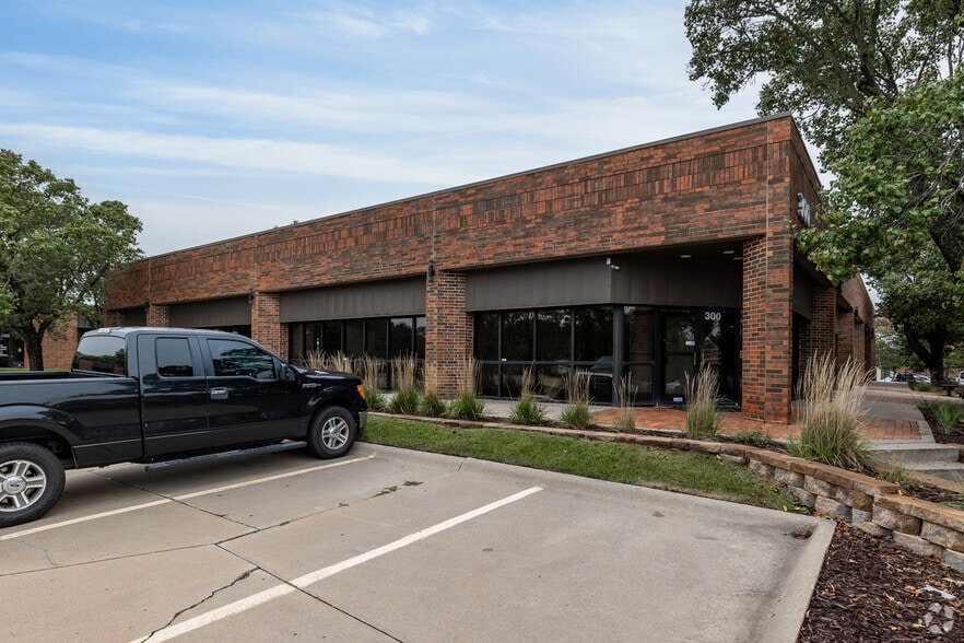 3450 N Rock Rd, Wichita, KS for lease - Building Photo - Image 3 of 3