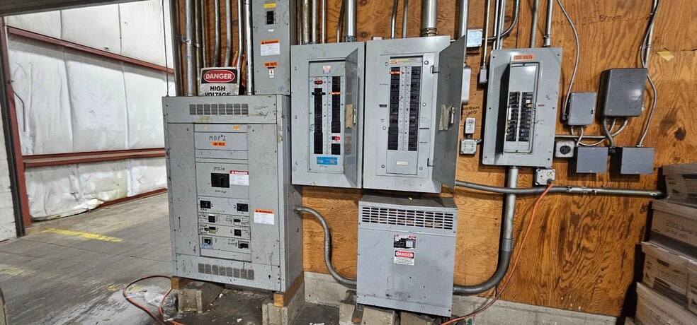 1 Hampshire Dr, Milford, NH for lease - Building Photo - Image 3 of 8