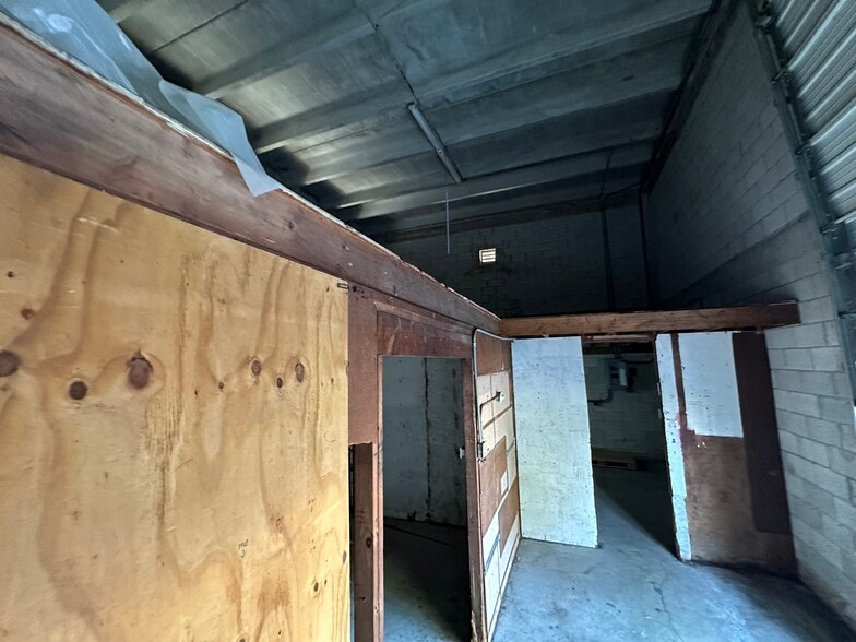 2309 SW 60th Way, Miramar, FL for lease - Building Photo - Image 3 of 7