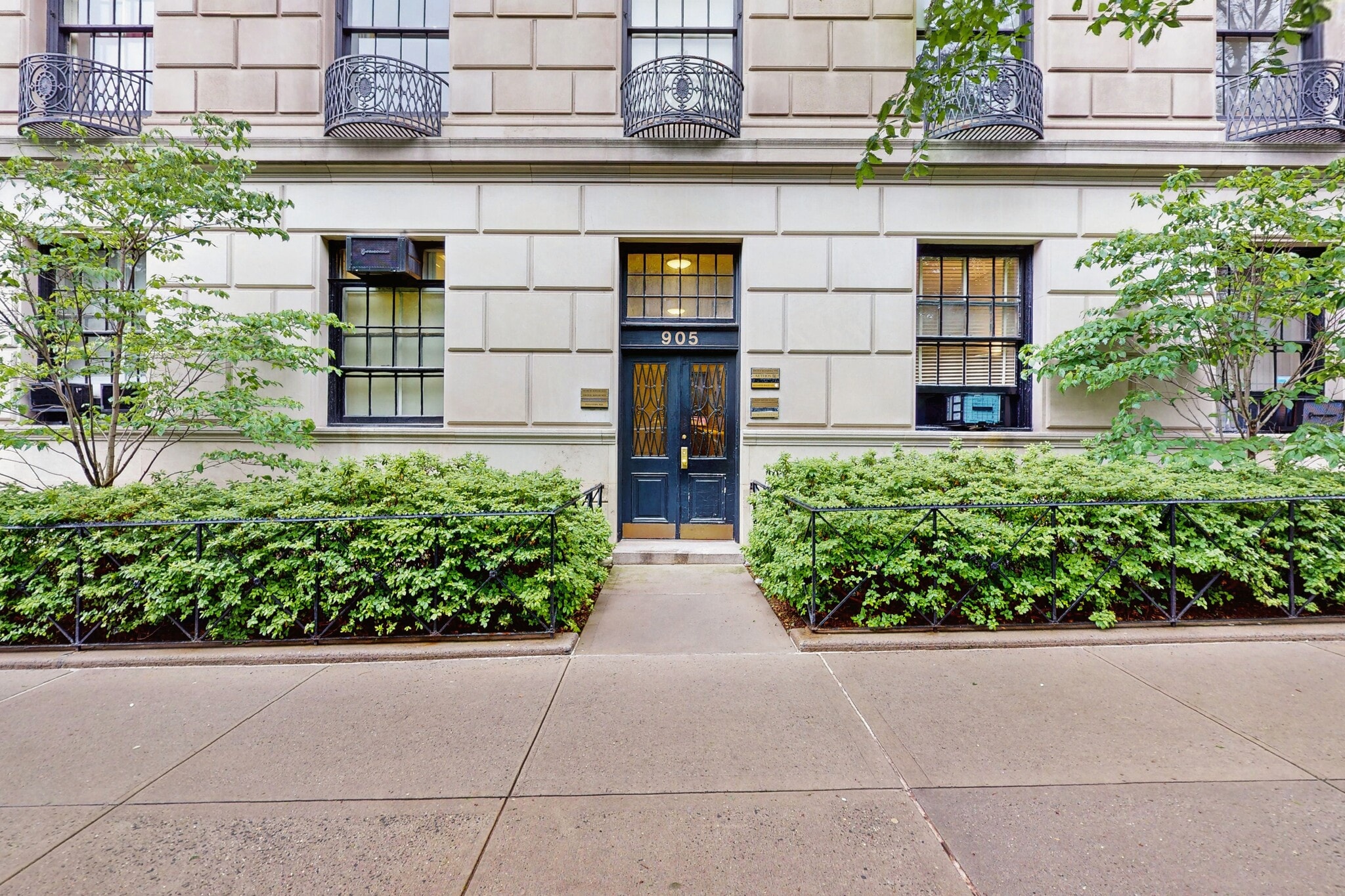 905 5th Ave, New York, NY for sale Building Photo- Image 1 of 19