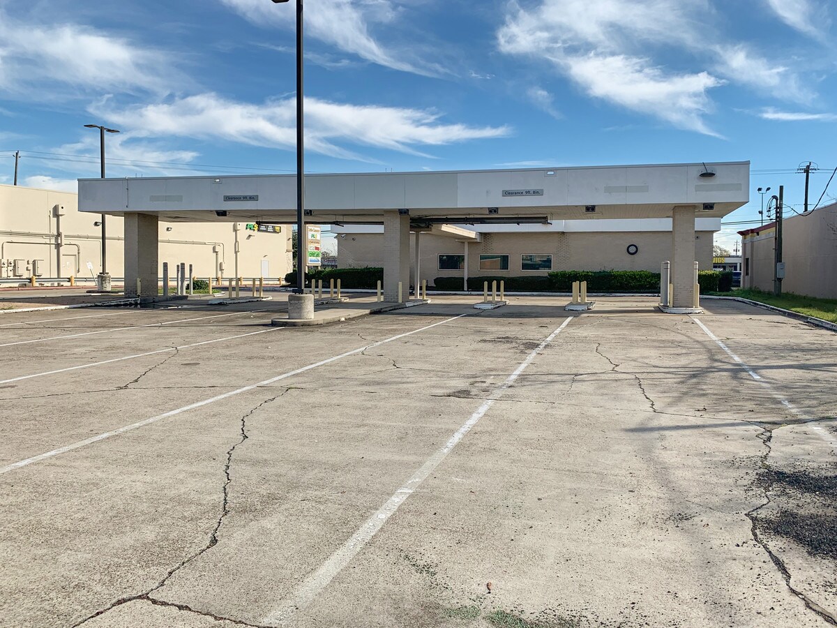 414 Uvalde Rd, Houston, TX 77015