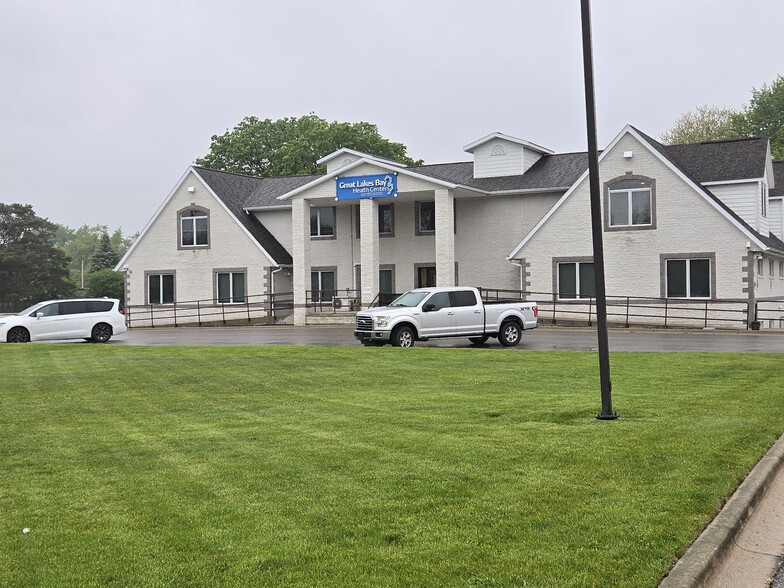 690 S Trumbull St, Bay City, MI for sale - Building Photo - Image 2 of 28