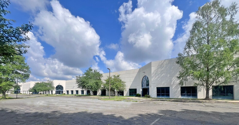 8700-8724 Jericho City Dr, Landover, MD for lease - Building Photo - Image 1 of 1