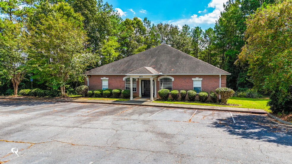 135 N Crest Blvd, Macon-Bibb, GA for lease - Building Photo - Image 2 of 16