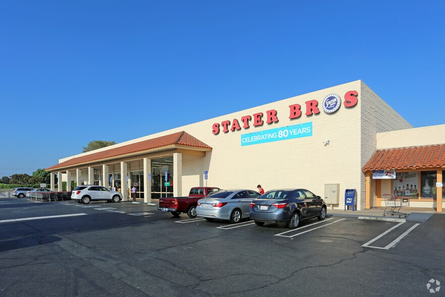 2360-2390 N Tustin Ave, Santa Ana, CA for lease - Building Photo - Image 2 of 12