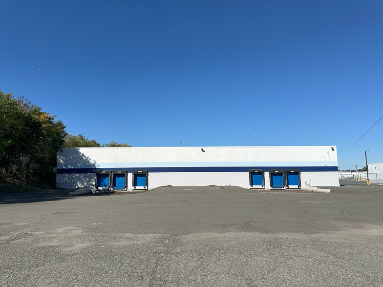 140 Kero Rd, Carlstadt, NJ for lease - Building Photo - Image 2 of 8