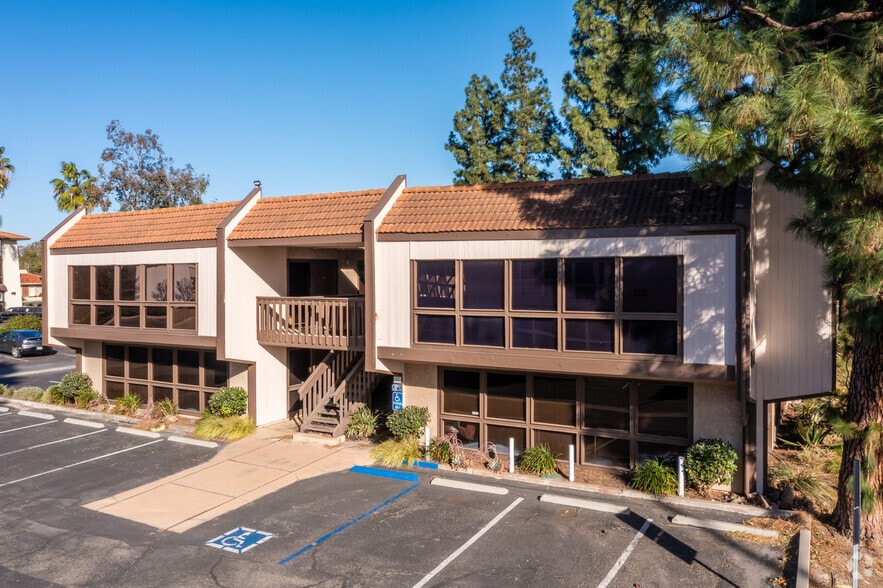 222 Fashion Ln, Tustin, CA for lease - Building Photo - Image 2 of 5
