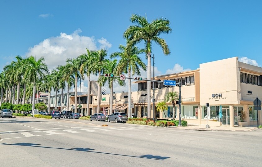 10011023 Kane Concourse, Bay Harbor Islands, FL 33154 Retail/Office