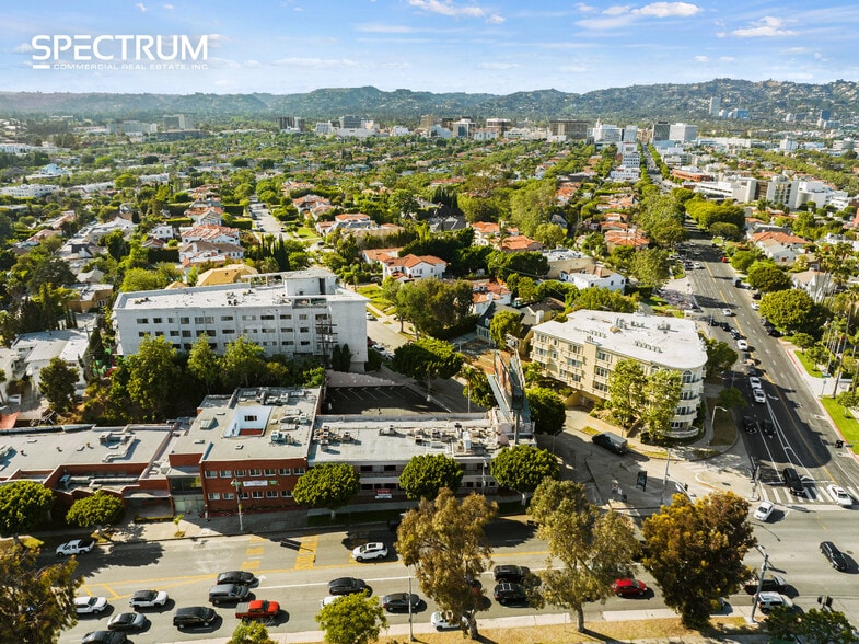9701 W Pico Blvd, Los Angeles, CA for lease - Building Photo - Image 2 of 3