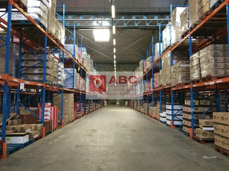 Industrial in Nîmes for lease Interior Photo- Image 1 of 5