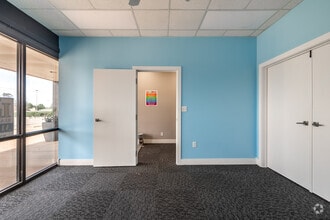 4800 W Maple St, Wichita, KS for lease Interior Photo- Image 2 of 5