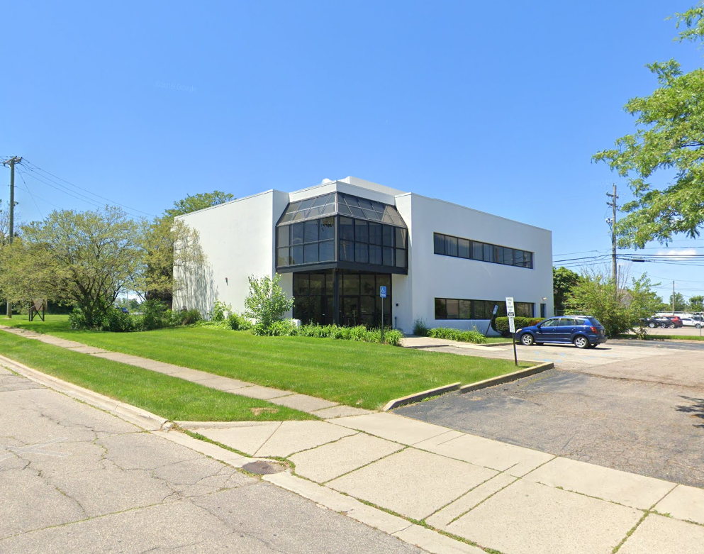 44060 Woodward Ave, Bloomfield Hills, MI for lease Building Photo- Image 1 of 18