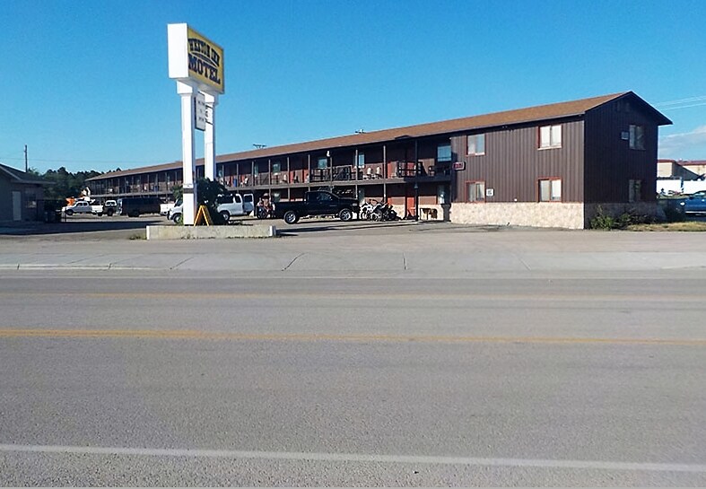1125 2nd St, Upton, WY for sale - Primary Photo - Image 1 of 1