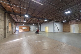 1519 E Main St, St Charles, IL for lease Interior Photo- Image 2 of 3