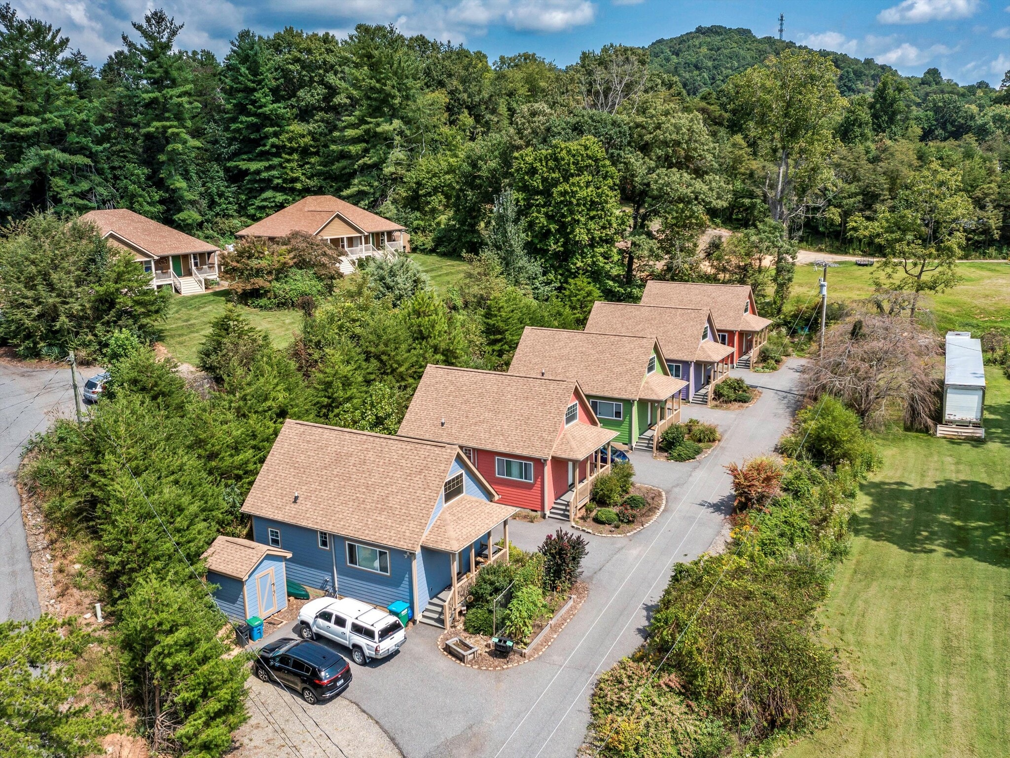 6 Steady Aim Ln, Swannanoa, NC 28778