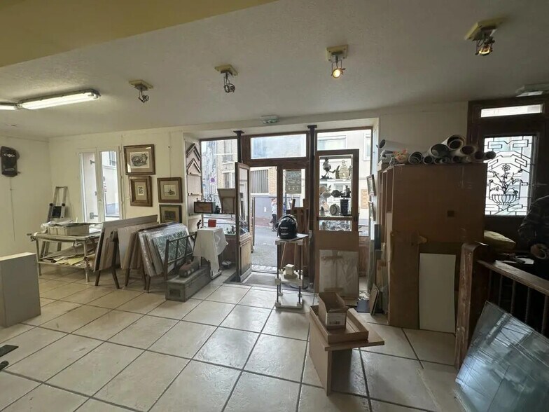 Retail in Vanves for sale - Interior Photo - Image 2 of 4