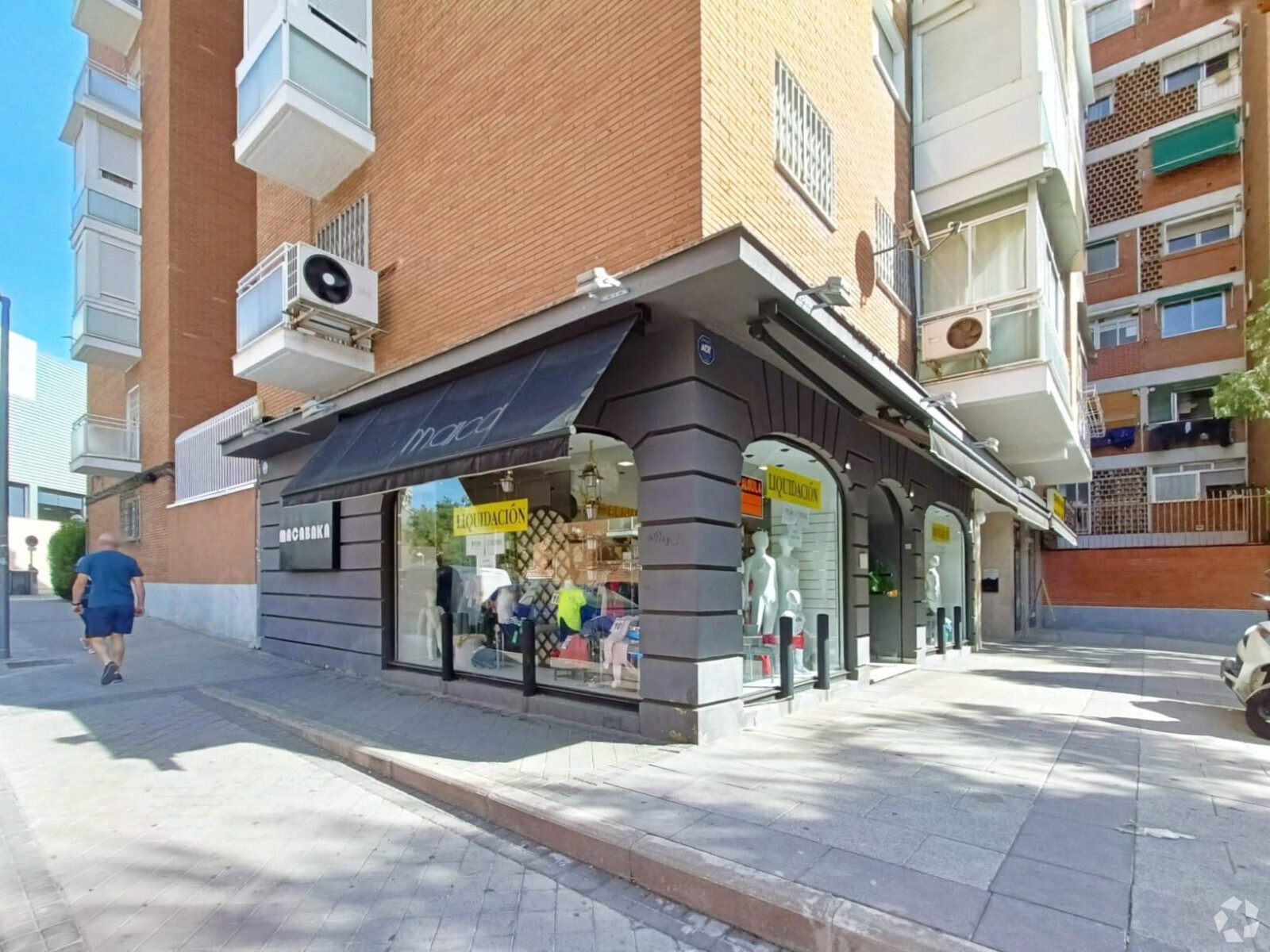 Retail in Madrid, MAD for lease Interior Photo- Image 1 of 5