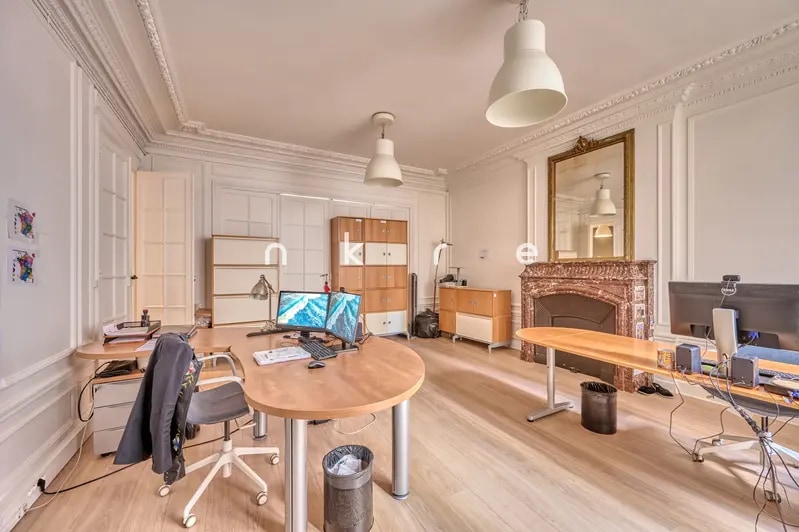 Office in Paris for lease - Interior Photo - Image 3 of 11