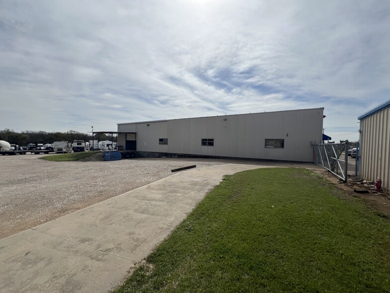 7425 S US Highway 287, Arlington, TX for lease - Building Photo - Image 3 of 23