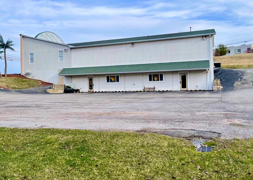 5879 Steubenville Pike, McKees Rocks, PA for sale - Building Photo - Image 3 of 22