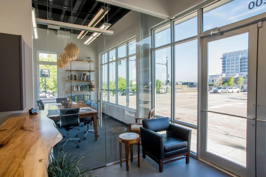 200 Laurel St, Baton Rouge, LA for sale - Interior Photo - Image 2 of 23