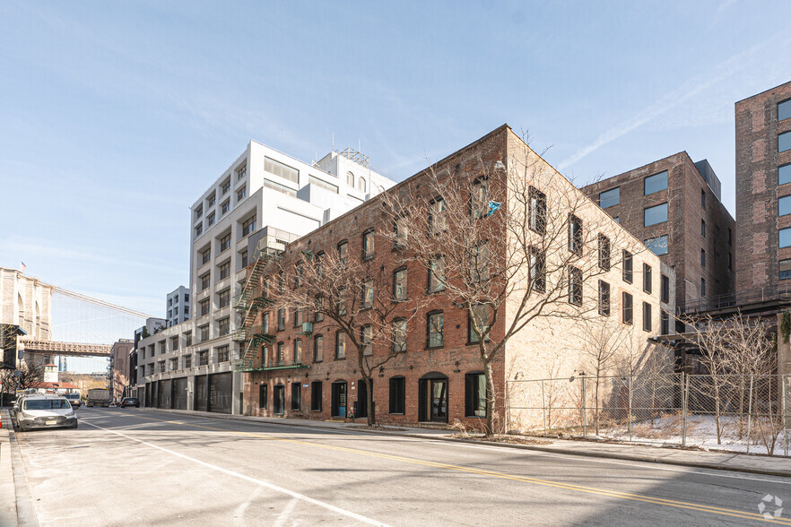 55 Furman St, Brooklyn, NY for lease - Building Photo - Image 2 of 5