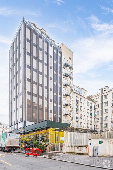 182 Avenue Charles De Gaulle, Neuilly-sur-Seine for lease - Building Photo - Image 2 of 5