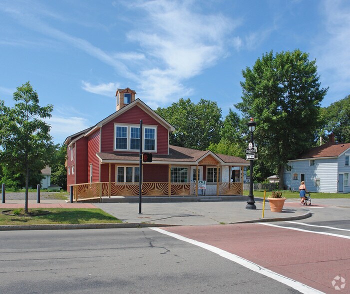 4669 Lake Ave, Rochester, NY 14612