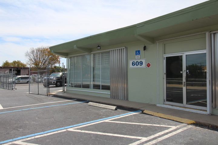 609 N Railroad Ave, Boynton Beach, FL for lease - Building Photo - Image 3 of 23