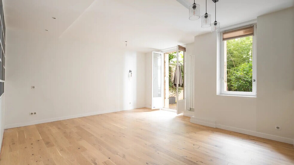 Office in Paris for sale - Building Photo - Image 3 of 25