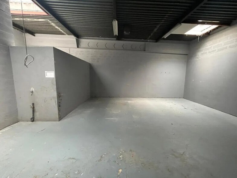 Zone Industrielle Prairie, Villebon-sur-Yvette for lease - Interior Photo - Image 2 of 4