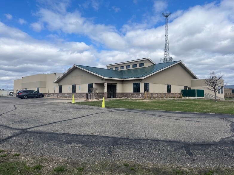 342 42nd St S, Fargo, ND for sale - Building Photo - Image 1 of 17