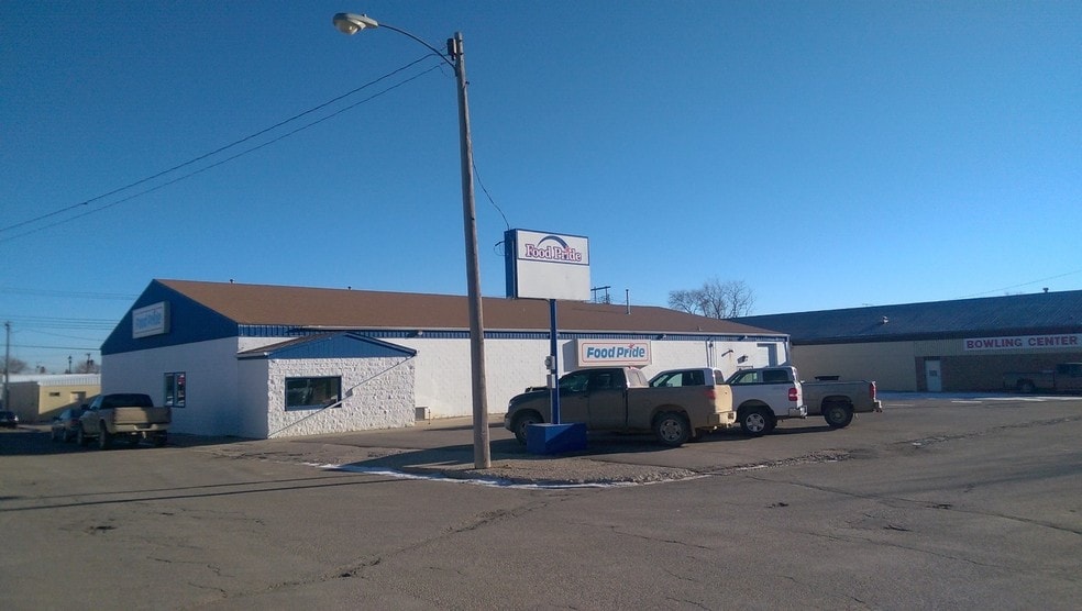 101 1st St SW, Stanley, ND 58784