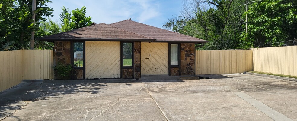 813 E Darrow St, Shawnee, OK for lease - Building Photo - Image 1 of 17