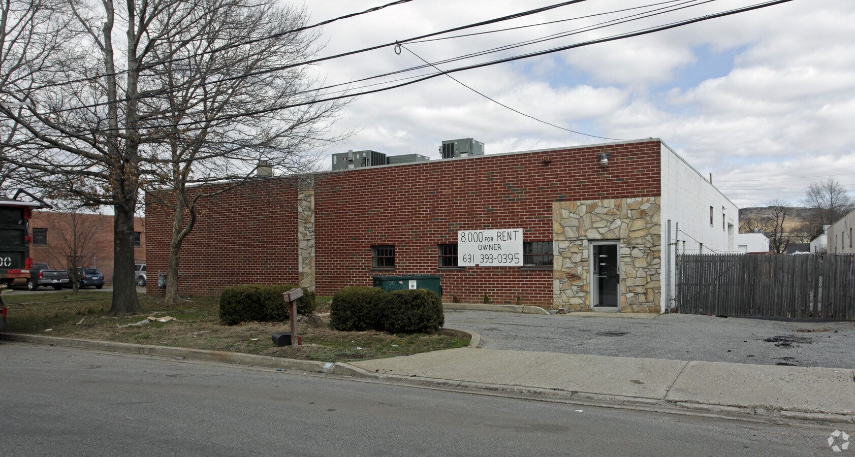 51 Eads St, West Babylon, NY 11704