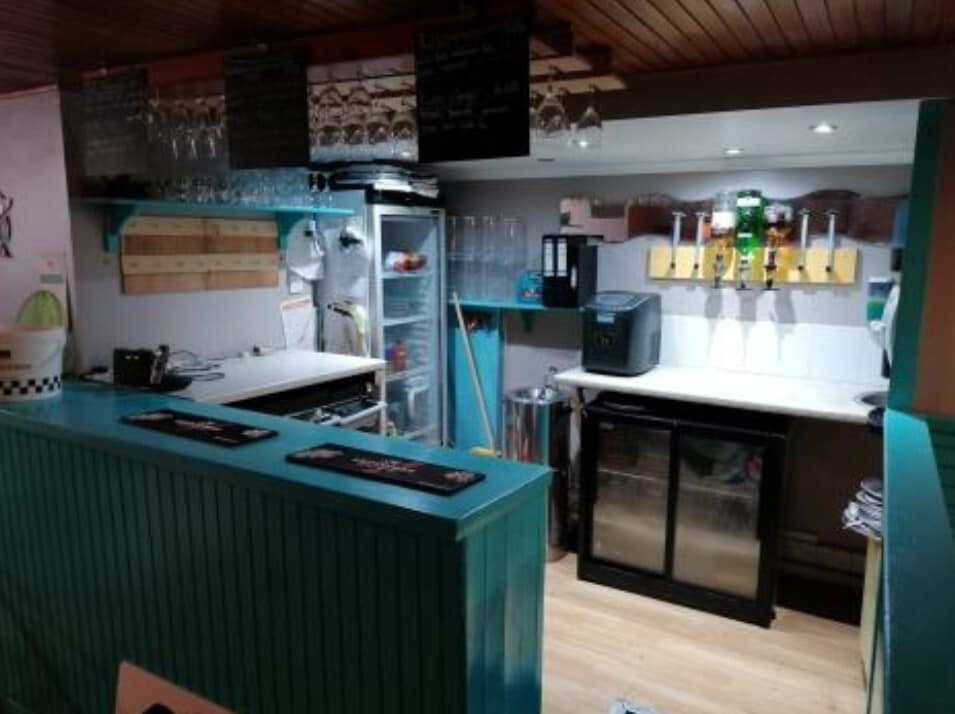 High Street Street, Yarmouth for lease Interior Photo- Image 1 of 4