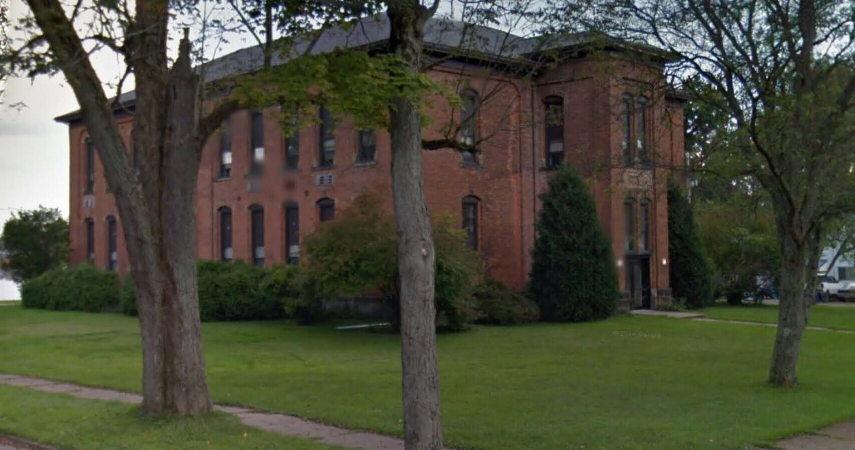 617 W Elm St, Titusville, PA 16354