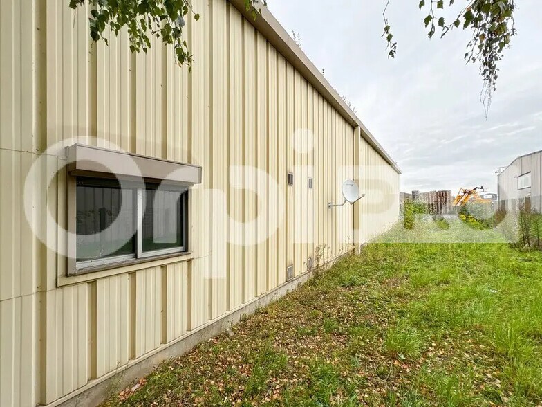 Industrial in Saint-Laurent-Blangy for lease - Building Photo - Image 2 of 13