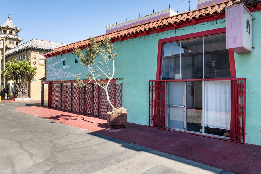 936 Mei Ling Way, Los Angeles, CA for sale - Building Photo - Image 2 of 29