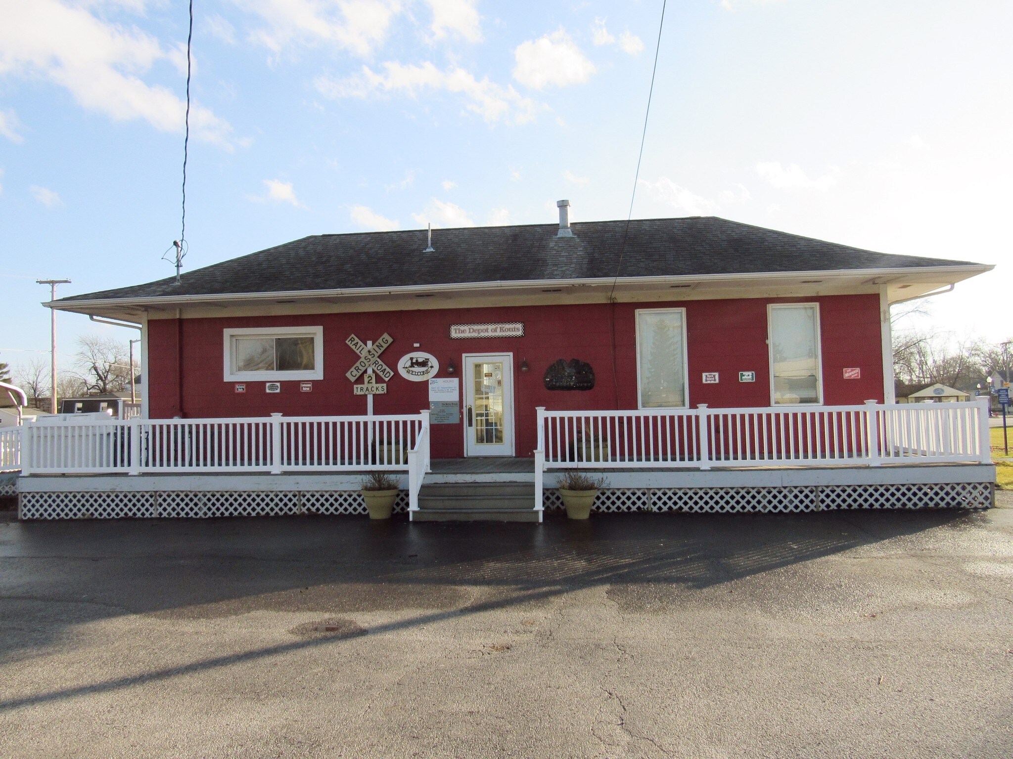 104 Railroad St, Kouts, IN for sale Primary Photo- Image 1 of 1