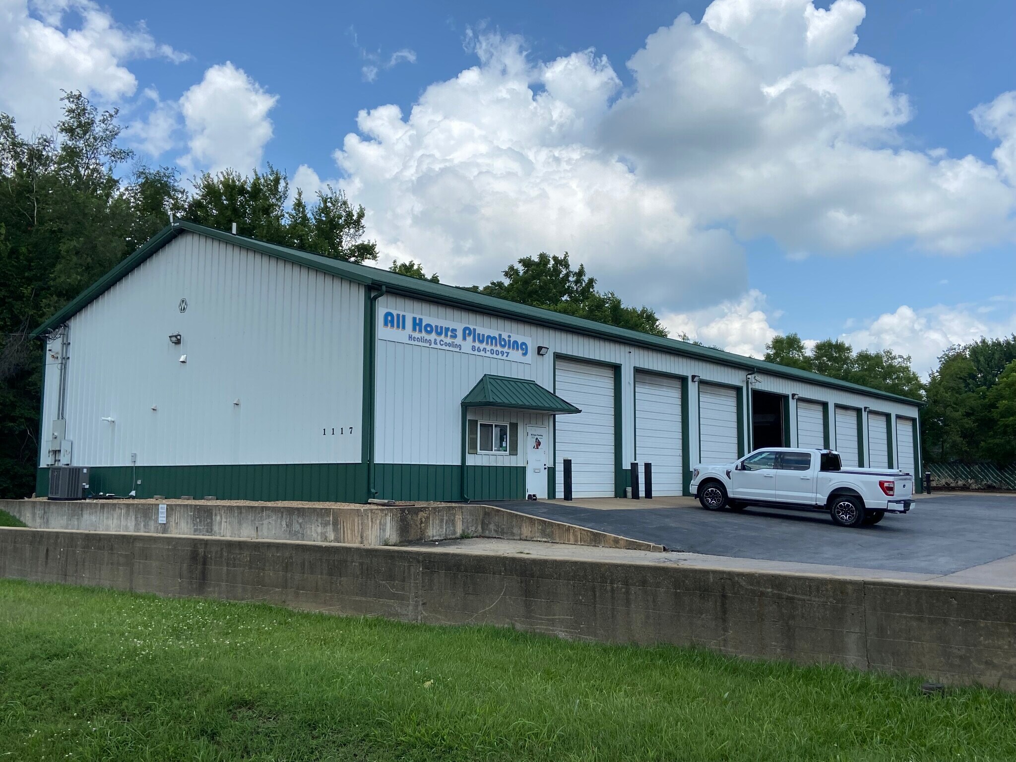 1117 W Pacific St, Springfield, MO for sale Building Photo- Image 1 of 1