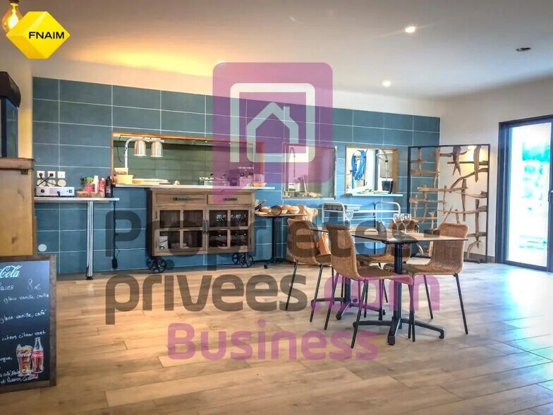 Flex in Vendres for sale - Building Photo - Image 3 of 6