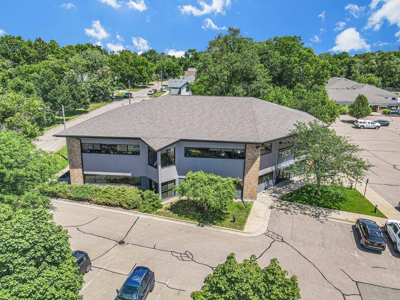 1707 S Park St, Kalamazoo, MI for lease - Building Photo - Image 2 of 4