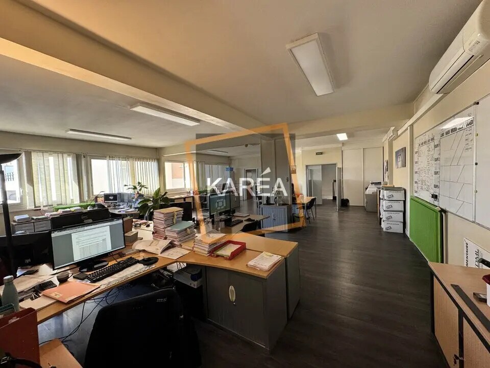 Office in Mareuil-lès-Meaux for lease Interior Photo- Image 1 of 6