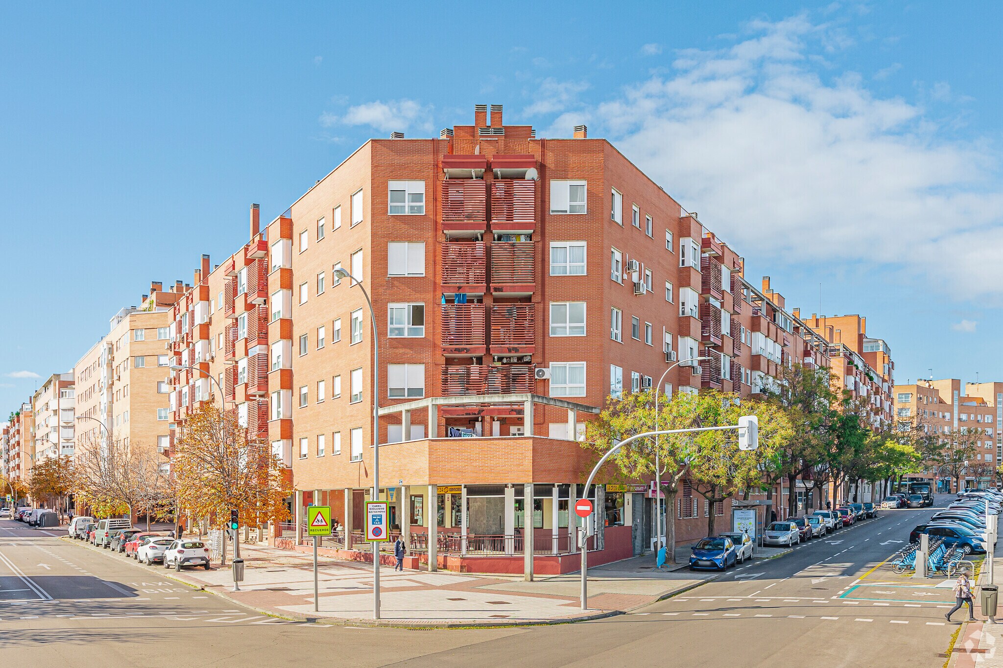 Paseo Ginebra, 12, Madrid, Madrid for sale Primary Photo- Image 1 of 1