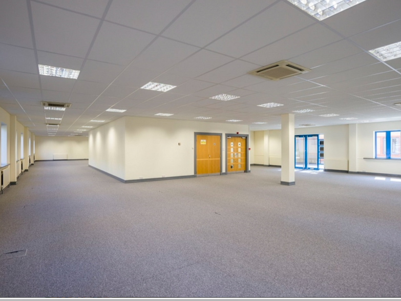 22 R3 Capstan House, Waterfront Hl, Brierley Hill, DY5 1XE - Office for ...