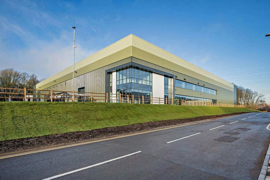 M81 Tower Rd, Stone for lease - Building Photo - Image 2 of 45