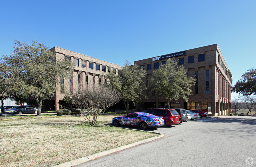 10830 N Central Expy, Dallas, TX for lease - Building Photo - Image 2 of 7