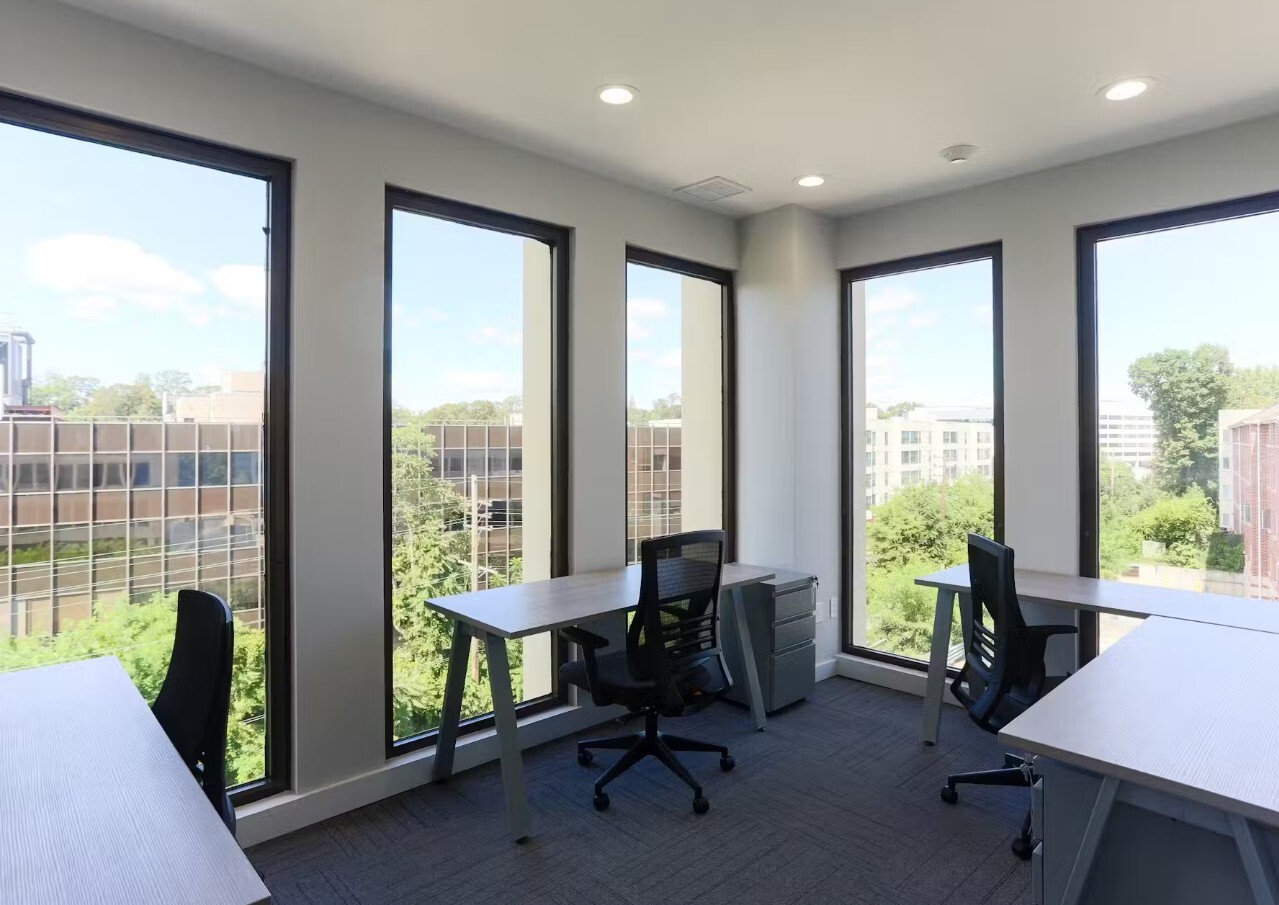 185 Great Neck Rd, Great Neck, NY for lease Interior Photo- Image 1 of 1