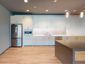 611 Anton Blvd, Costa Mesa, CA for lease Interior Photo- Image 2 of 3